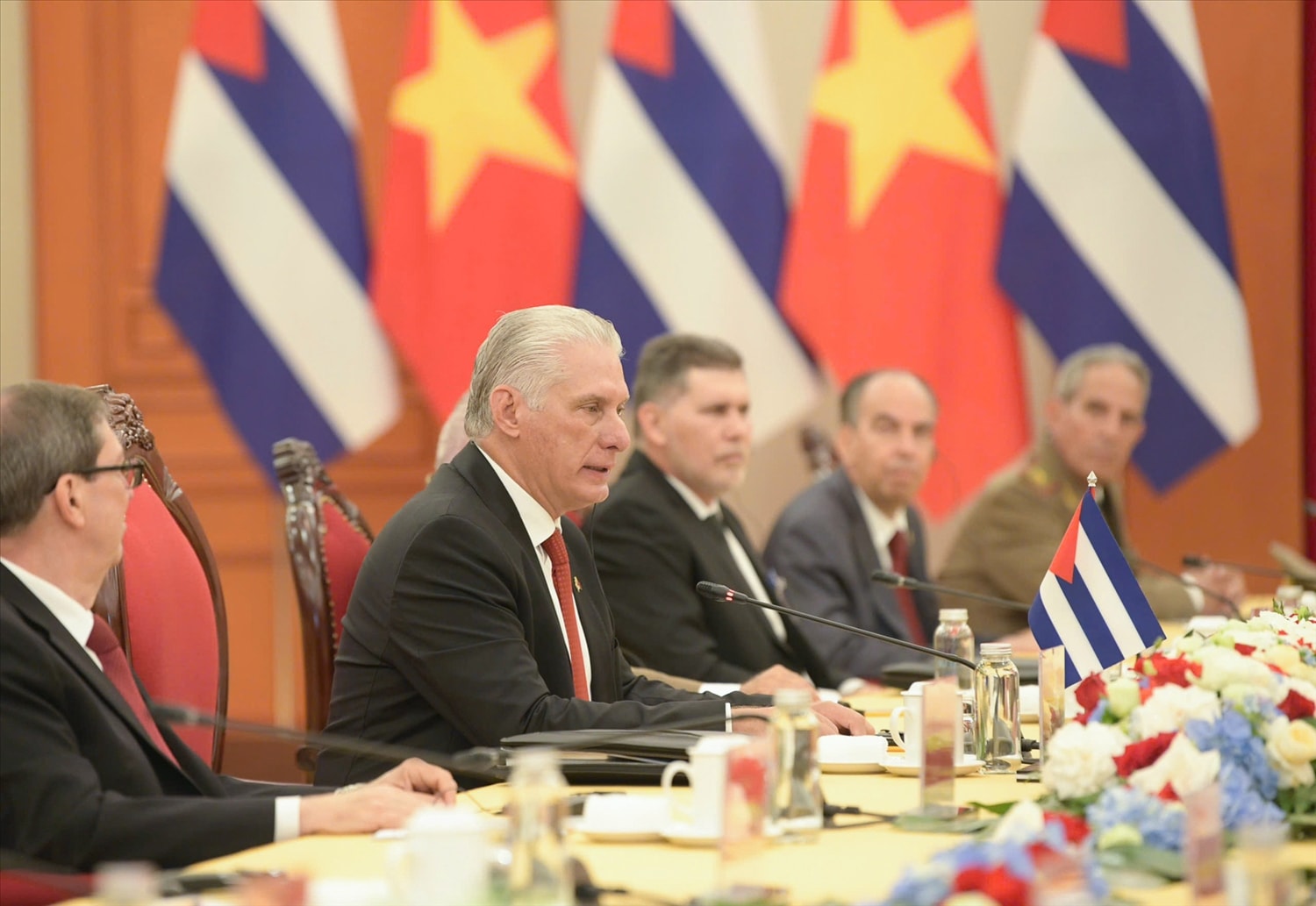 Bí thư thứ nhất, Chủ tịch nước Cuba Miguel Díaz-Canel Bermúdez tại hội đàm. Việt Nam hiện là đối tác thương mại lớn thứ hai và là nhà đầu tư lớn nhất của Cuba đến từ khu vực châu Á - Thái Bình Dương. Những hành động thiết thực của Việt Nam hỗ trợ Cuba trong bảo đảm an ninh lương thực thông qua nhiều dự án hợp tác về sản xuất lúa gạo, ngô, thủy sản... được người dân Cuba và bạn bè quốc tế ghi nhận, đánh giá cao.