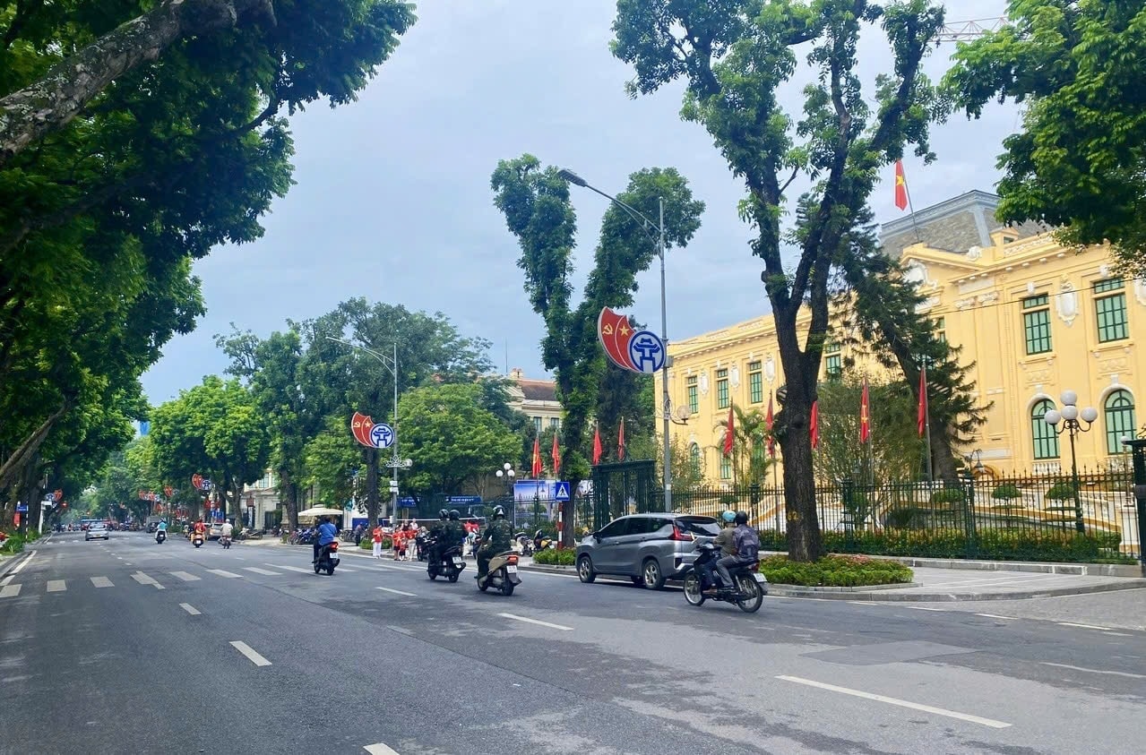 Tòa nhà Bắc Bộ phủ (nay là Nhà khách Chính phủ) trên phố Ngô Quyền (Ảnh: Minh Thu) Tòa nhà Bắc Bộ phủ (nay là Nhà khách Chính phủ) trên phố Ngô Quyền (Ảnh: Minh Thu)