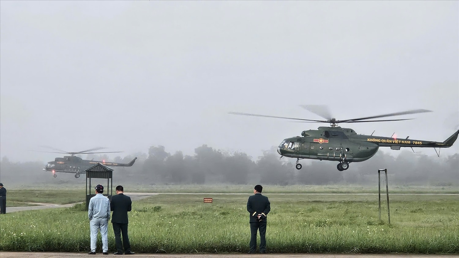 (TIN PV) Nhìn lại hình ảnh phi đội trực thăng Mi-171, Mi-17 và Mi-8 trước giờ bay lễ diễu binh 2/9 6
