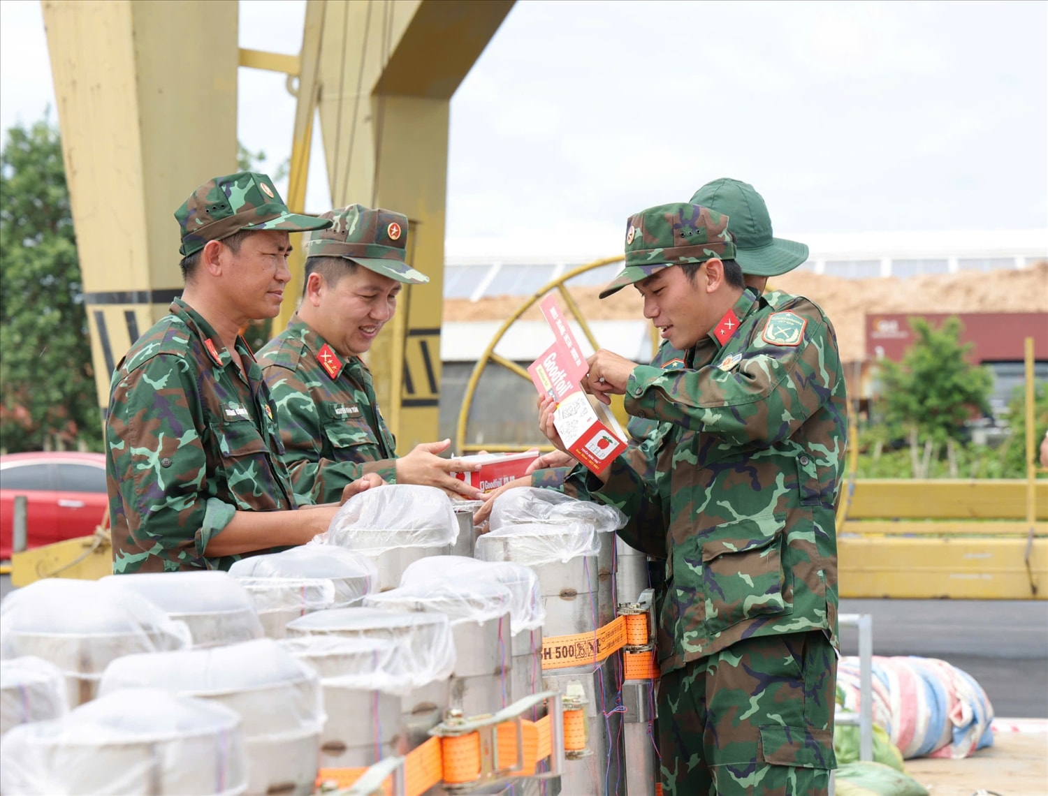 (ẢNH) Cận cảnh trận địa pháo hoa 1.000 quả tầm cao kỷ niệm 80 năm Quốc khánh ở Cần Thơ 3