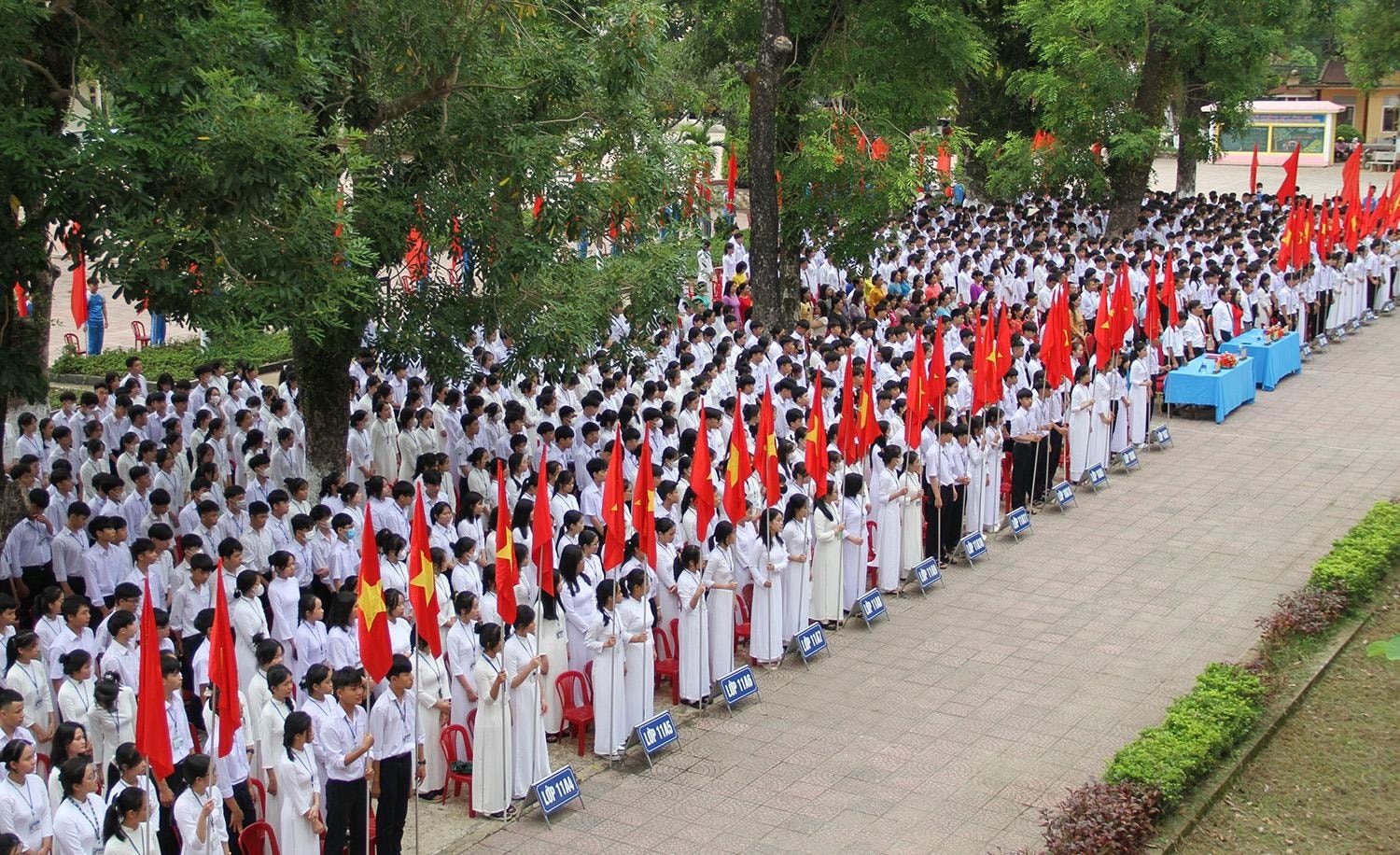 Lễ khai giảng năm học 2025-2026 lần đầu tổ chức tại 34 tỉnh thành và kết nối trực tuyến toàn quốc, từ mầm non tới đại học, khác biệt so với các năm trước.