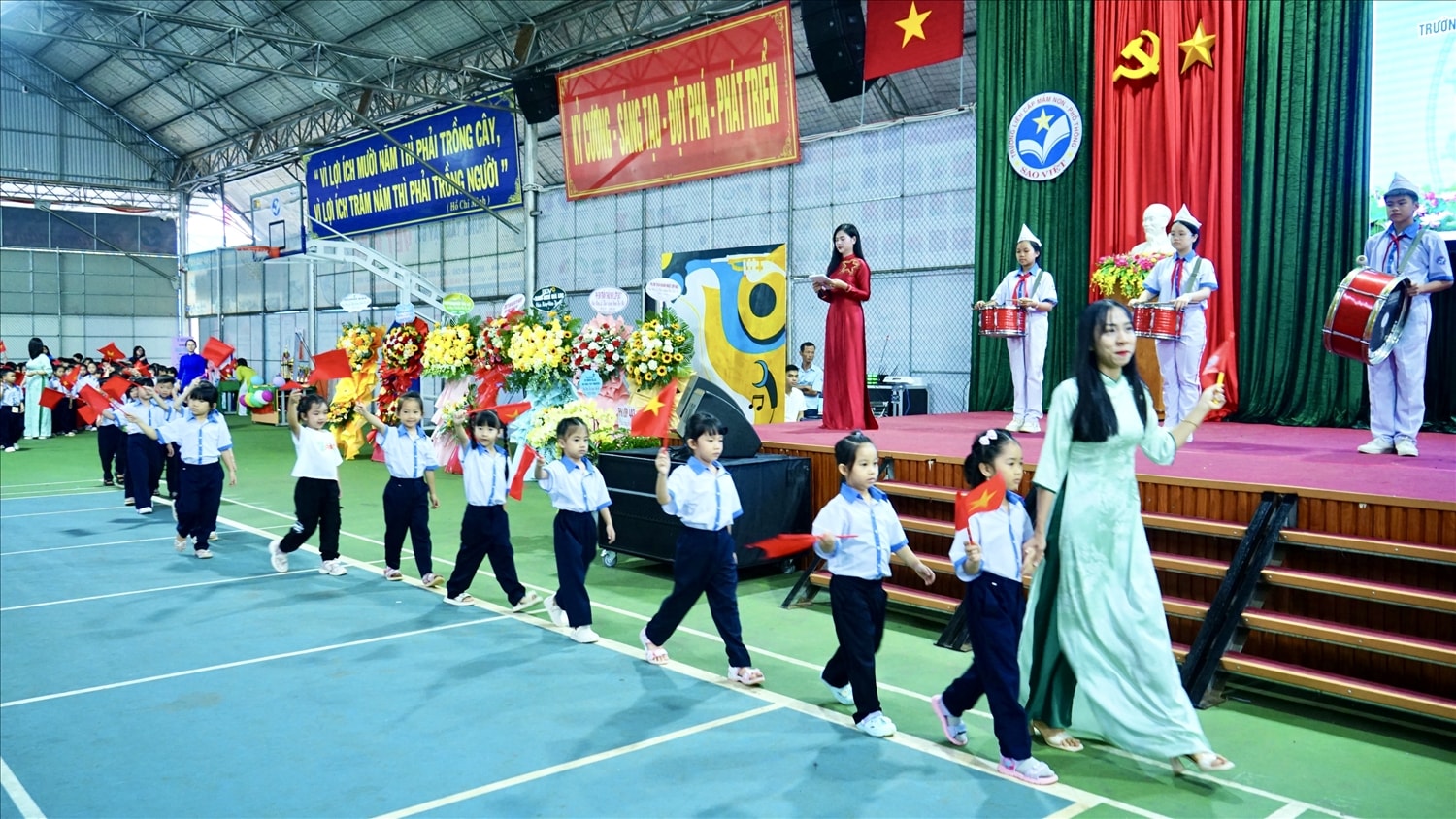 Trường Tiểu học, THCS và THPT Sao Việt phấn đấu vì mục tiêu giúp học sinh 