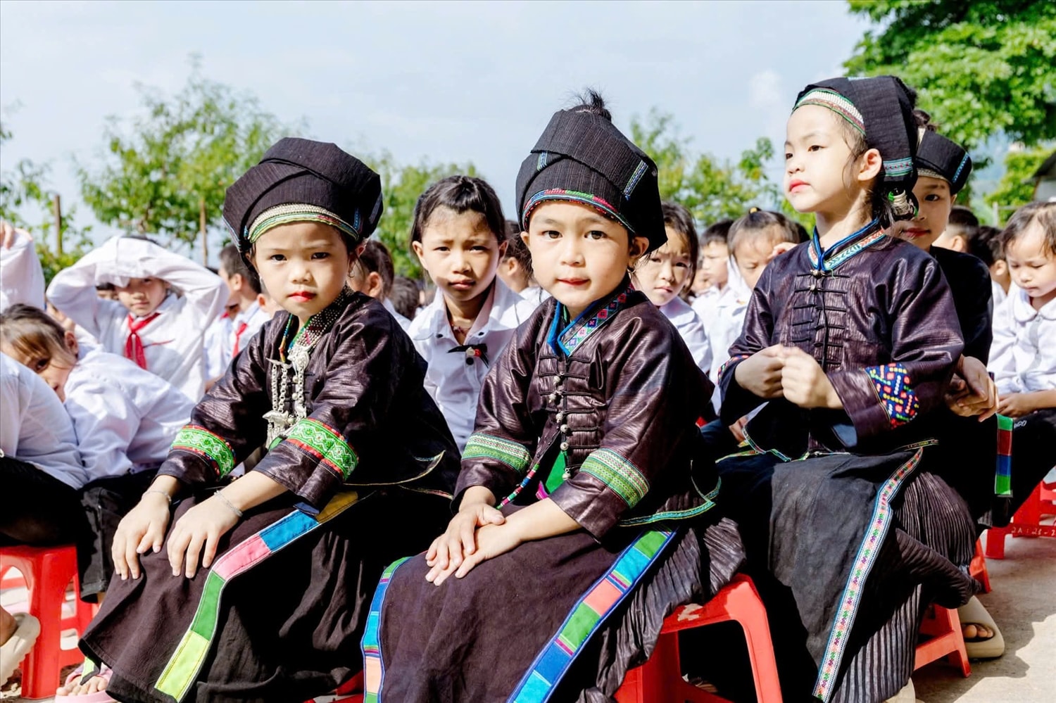 Từ năm học 2025 – 2026, hàng loạt học sinh, sinh viên sẽ được giảm từ 50% đến 70% học phí theo quy định tại Nghị định 238/2025/NĐ-CP vừa được Chính phủ ban hành, có hiệu lực từ ngày 3/9/2025. Ảnh: Vũ Mừng