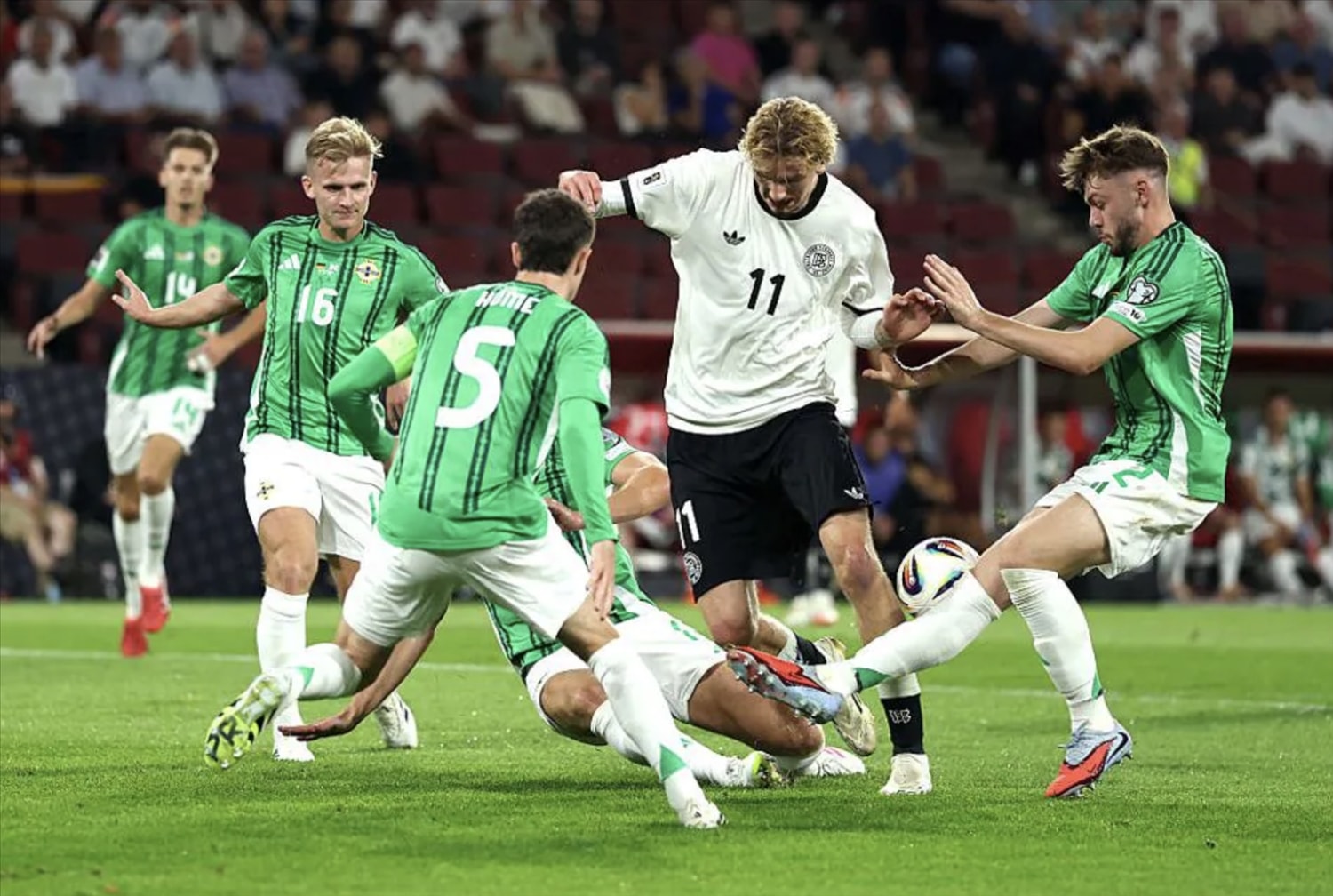 Đội tuyển Đức chấm dứt chuỗi trận nhạt nhòa nhờ tại vòng loại World Cup 2026 (Ảnh IT) Đội tuyển Đức chấm dứt chuỗi trận nhạt nhòa nhờ tại vòng loại World Cup 2026 (Ảnh IT)