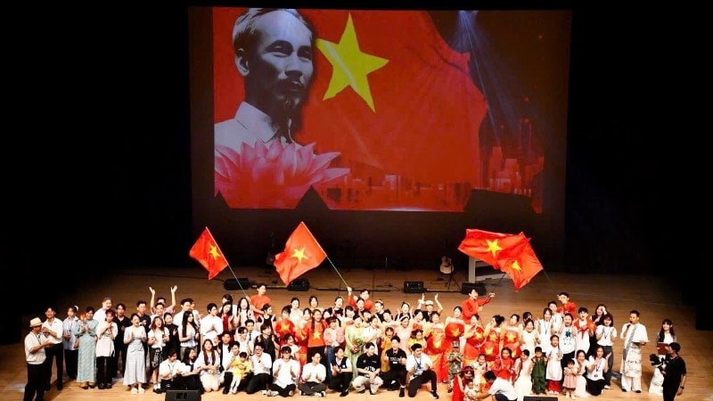 Chương trình nghệ thuật đặc biệt “Tự hào một dải non sông” được tổ chức tại thành phố Higashi Osaka (Nhật Bản)