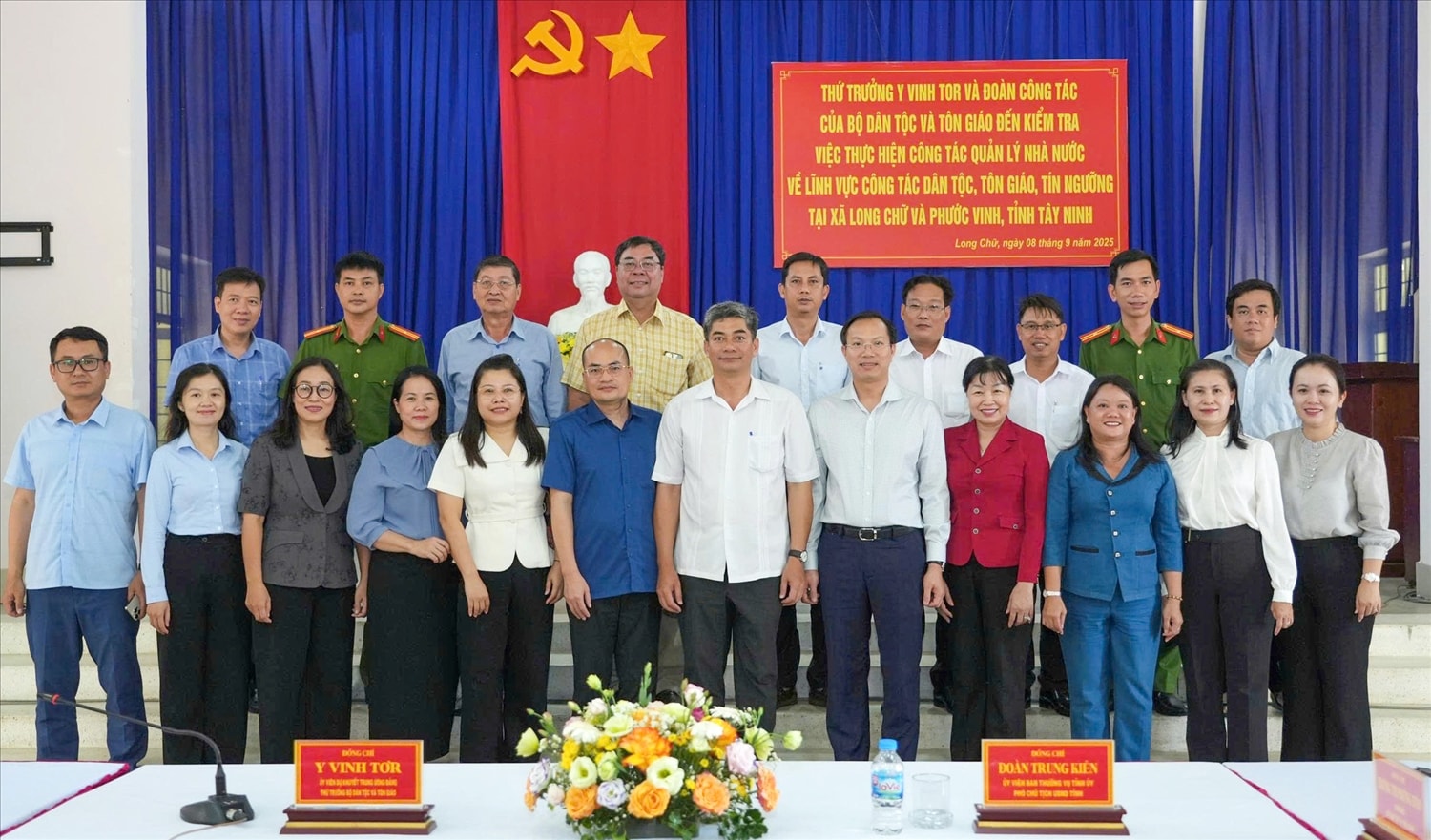 Đoàn công tác đã kiểm tra, đánh giá việc phân định thẩm quyền của chính quyền địa phương hai cấp trong lĩnh vực công tác dân tộc, tín ngưỡng, tôn giáo