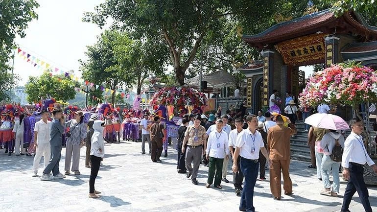 Lễ hội đền Bảo Hà thu hút đông đảo người dân và du khách. Ảnh: ITN Lễ hội đền Bảo Hà thu hút đông đảo người dân và du khách. Ảnh: ITN