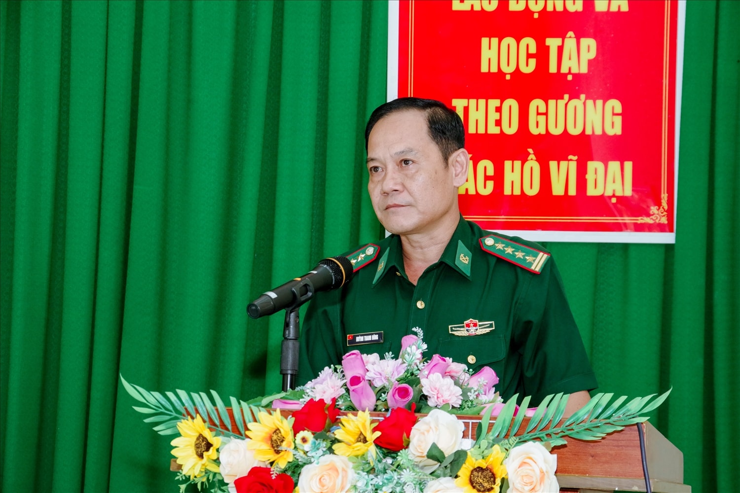Đại tá Huỳnh Thanh Hùng, Chính ủy BĐBP TP. Cần Thơ phát biểu tại buổi lễ trao học bổng