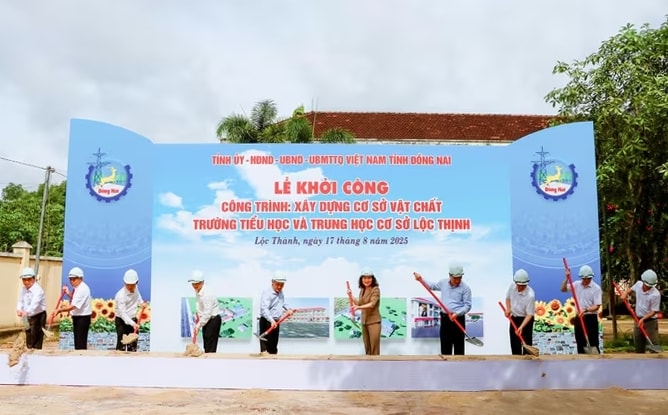 Khởi công xây dựng, bổ sung cơ sở vật chất Trường Tiểu học và THCS Lộc Thịnh, xã Lộc Thành ngày 17/8/2025 Khởi công xây dựng, bổ sung cơ sở vật chất Trường Tiểu học và THCS Lộc Thịnh, xã Lộc Thành ngày 17/8/2025