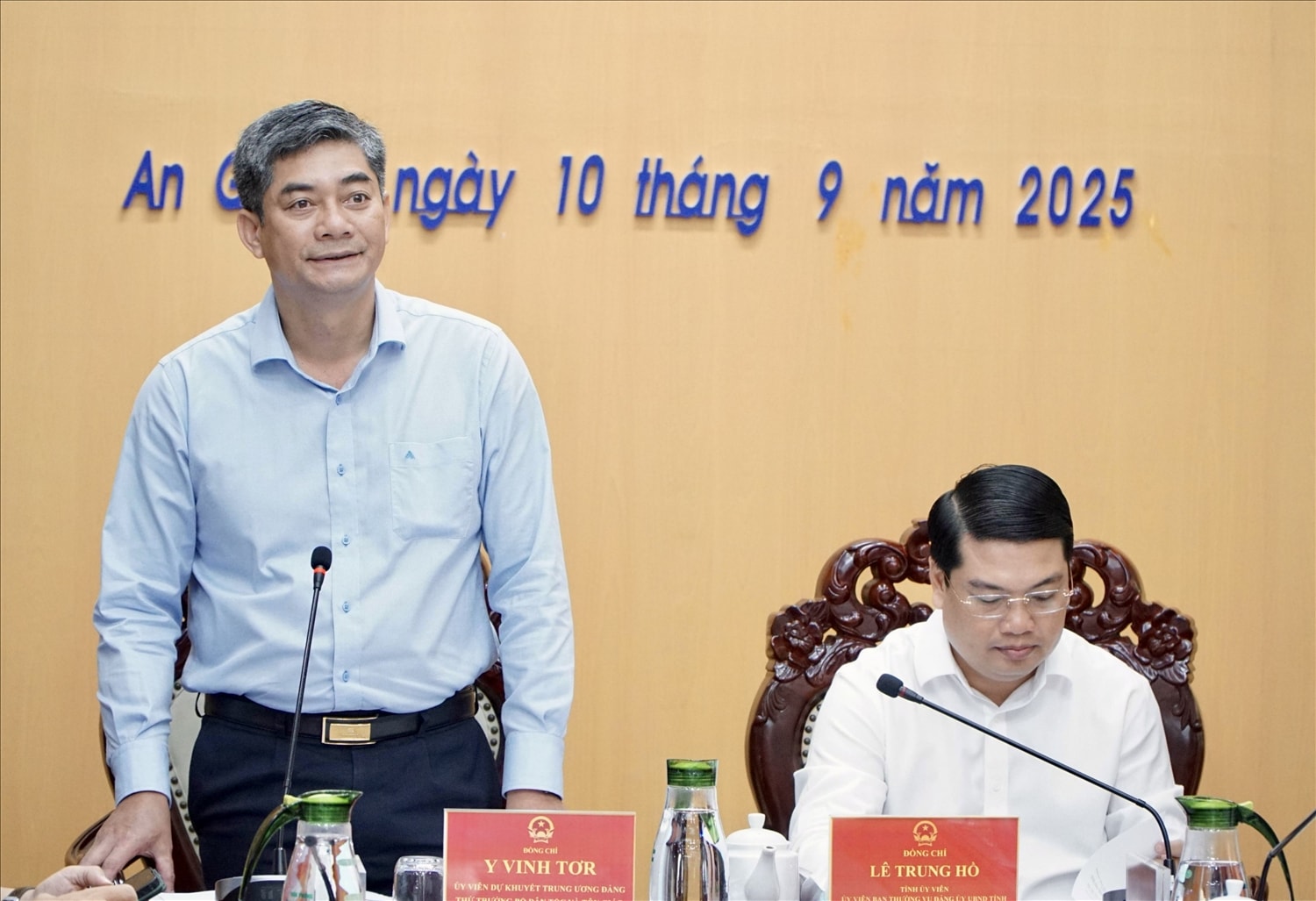Thứ trưởng Bộ Dân tộc và Tôn giáo Y Vinh Tơr đề nghị địa phương quan tâm xây dựng, bồi dưỡng đội ngũ cán bộ người DTTS