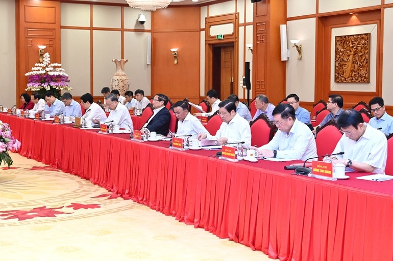 Tập thể Bộ Chính trị làm việc với Ban Thường vụ Đảng ủy Quốc hội. (Ảnh: ĐĂNG KHOA) Tập thể Bộ Chính trị làm việc với Ban Thường vụ Đảng ủy Quốc hội. (Ảnh: ĐĂNG KHOA)