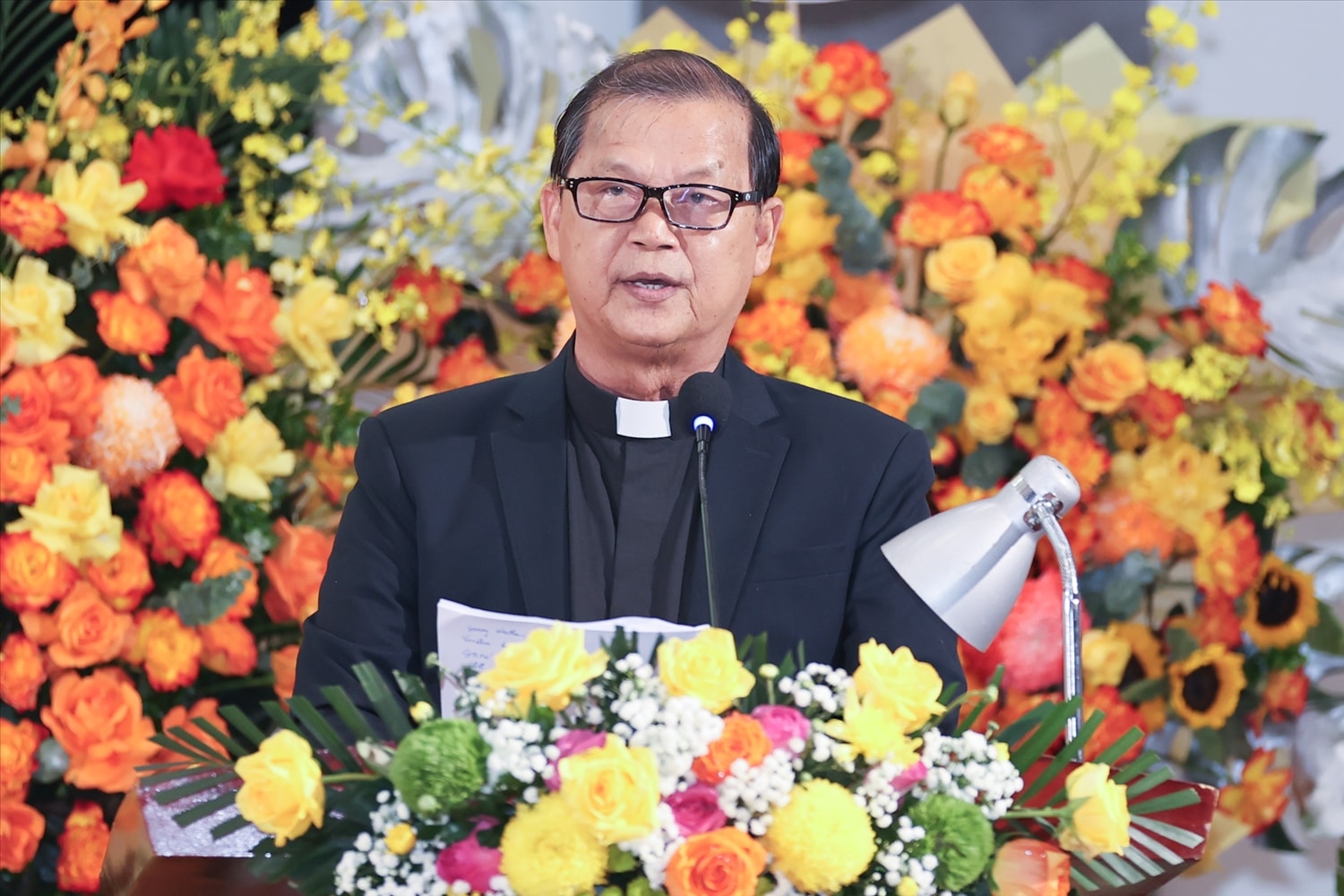Linh mục Nguyễn Văn Riễn, Phó chủ tịch-Tổng thư ký Trung ương UBĐKCG Việt Nam phát biểu tại Đại hội - Ảnh: Lê Anh Dũng. Linh mục Nguyễn Văn Riễn, Phó chủ tịch-Tổng thư ký Trung ương UBĐKCG Việt Nam phát biểu tại Đại hội - Ảnh: Lê Anh Dũng.