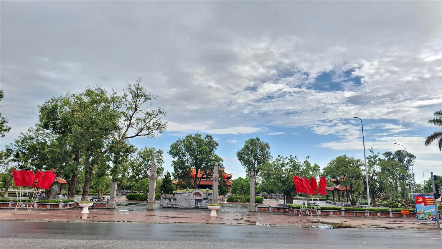 Khu tưởng niệm các liệt sỹ  Xô viết Nghệ Tĩnh hy sinh ngày 12/9/1930 (Ảnh: Phạm Tiến) 