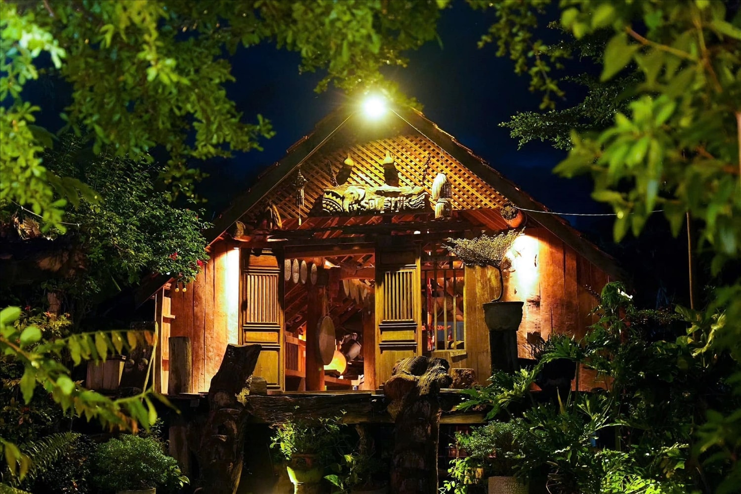 Y Sôl House homestay như một mái nhà ấm áp bên hồ Lăk 