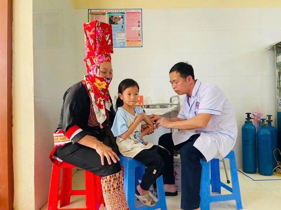 Mô hình quản lý, điều trị tại tuyến cơ sở đang trở thành “lá chắn” quan trọng của ngành y tế Quảng Ninh 