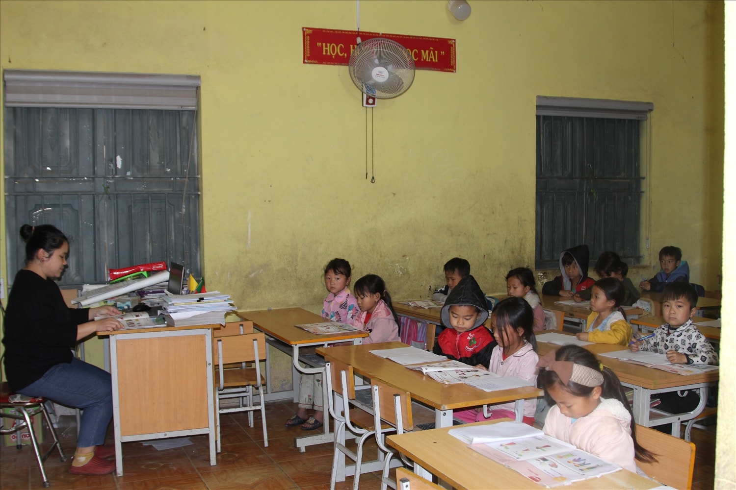 Chủ trương xây dựng một bộ sách giáo khoa thống nhất trên toàn quốc được đưa ra  đã nhanh chóng nhận được sự quan tâm, ủng hộ từ đội ngũ giáo viên và cán bộ quản lý giáo dục ở nhiều địa phương