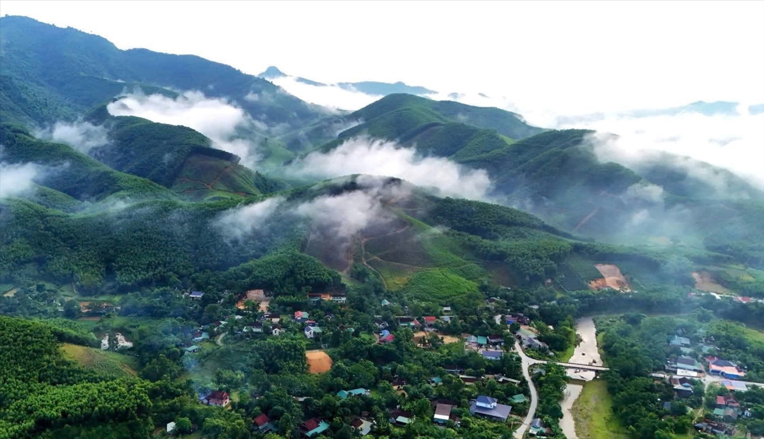 Cổng trời Mường Lống có độ cao 1.500m so với mực nước biển (Ảnh: Phạm Tiến)