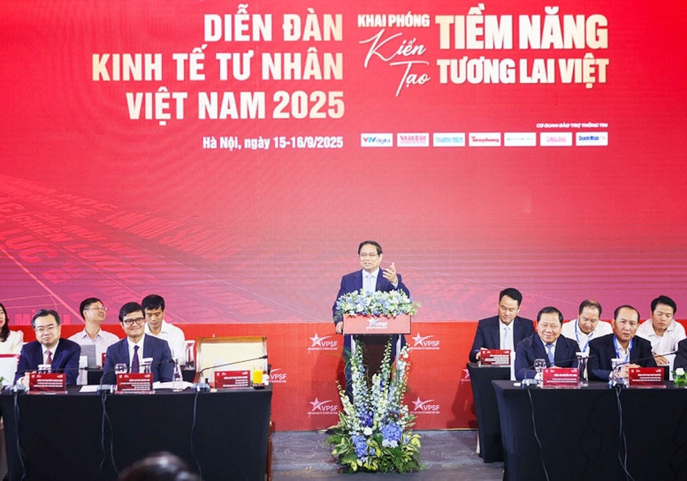 Đánh giá cao chủ đề của Diễn đàn, Thủ tướng biểu dương những tiếng nói xác thực, thể hiện tâm huyết, trí tuệ, trách nhiệm cao đối với đất nước, dân tộc - Ảnh: VGP/Nhật Bắc