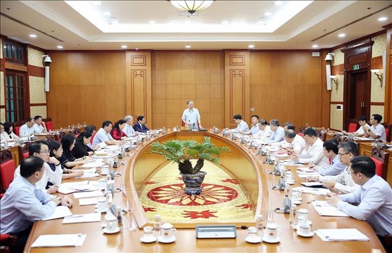 Tổng Bí thư đề nghị Đảng ủy Chính phủ tập trung quyết liệt, chỉ đạo các bộ, cơ quan liên quan đầu tư nguồn lực trí tuệ, tâm huyết, bám sát những yêu cầu để hoàn thiện dự án luật có chất lượng, đạt mục tiêu đề ra - Ảnh: TTXVN