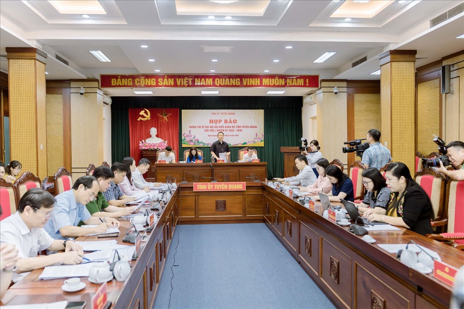Quang cảnh buổi họp báo thông tin về ĐHĐB Đảng bộ tỉnh Tuyên Quang lần thứ I nhiệm kỳ 2025- 2030