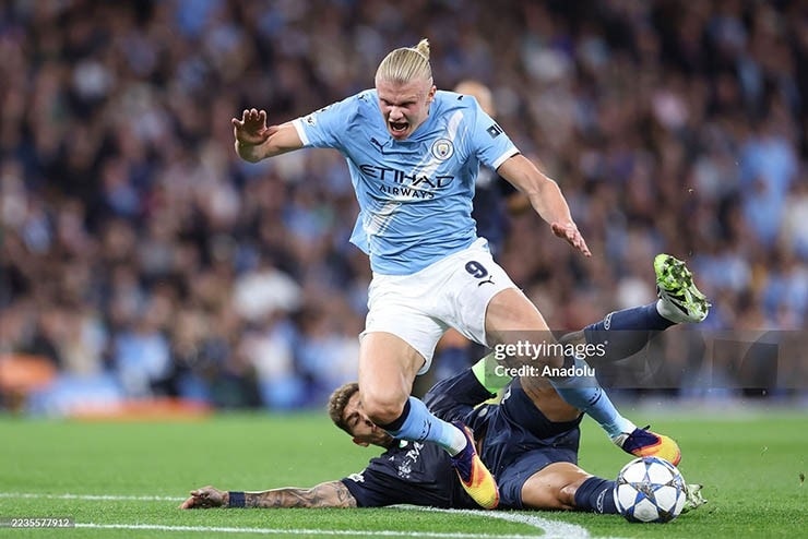 Haaland đi vào lịch sử của Champions League trong trận đấu giữa Man City gặp Napoli (Ảnh IT)
