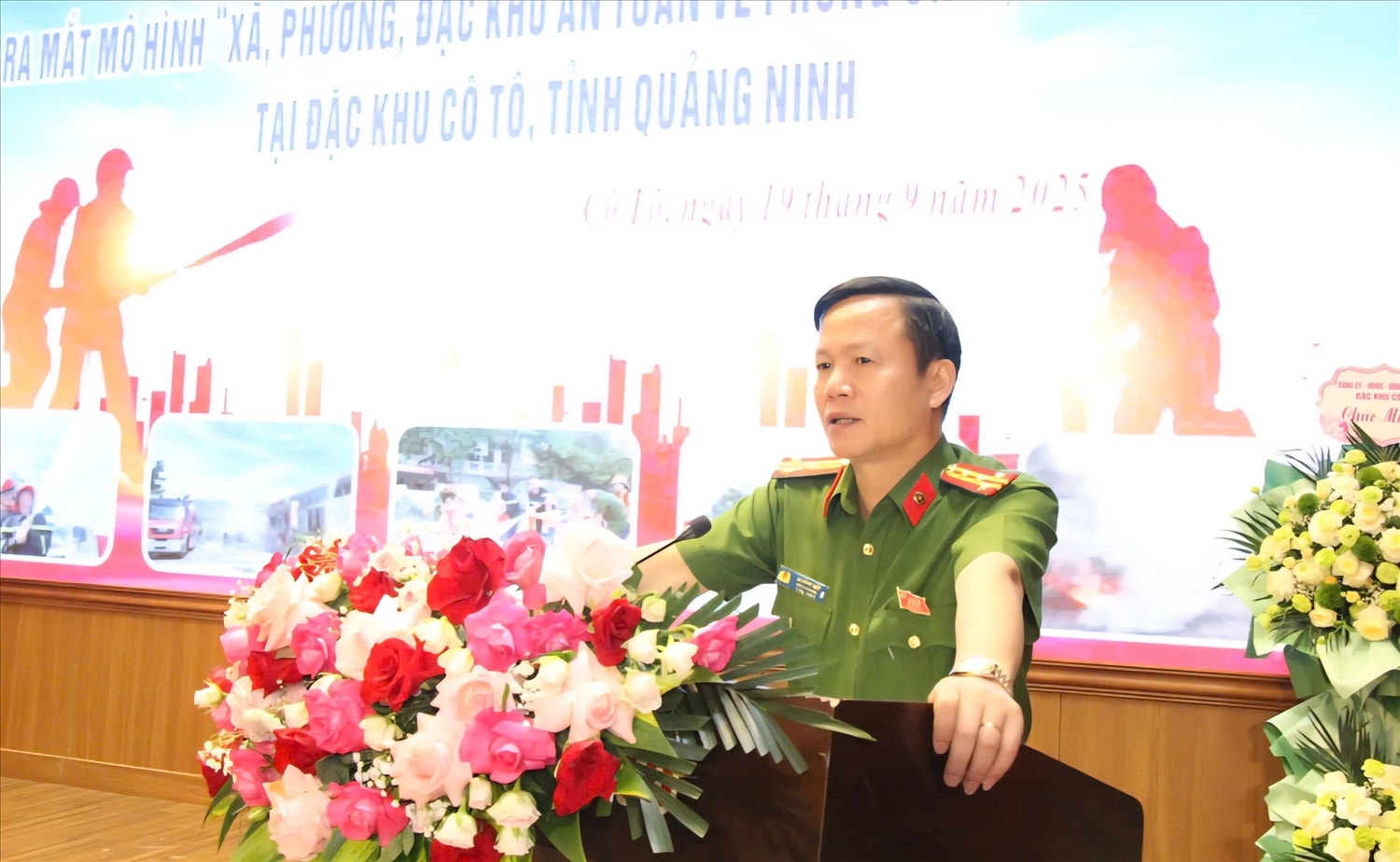 Đại tá Lê Hồng Vân, Phó Giám đốc Công an tỉnh Quảng Ninh phát biểu chỉ đạo tại Hội nghị (Ảnh: Mỹ Dung)
