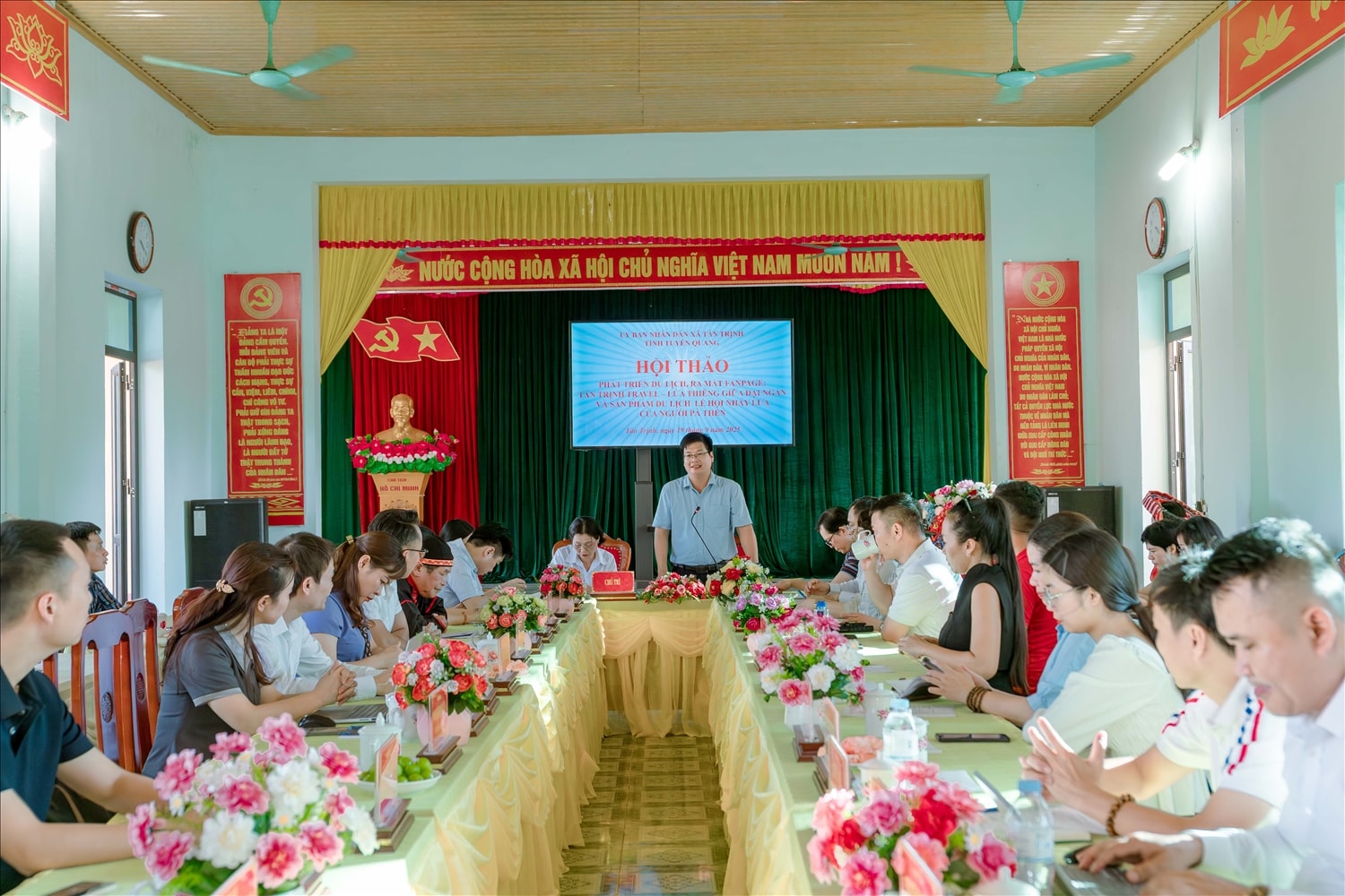 Hội thảo phát triển du lịch, ra mắt Fanpage Tân Trịnh Traveal – Lửa thiêng giữa đại ngàn và sản phẩm du lịch Lễ hội nhảy lửa của người Pà Thẻn