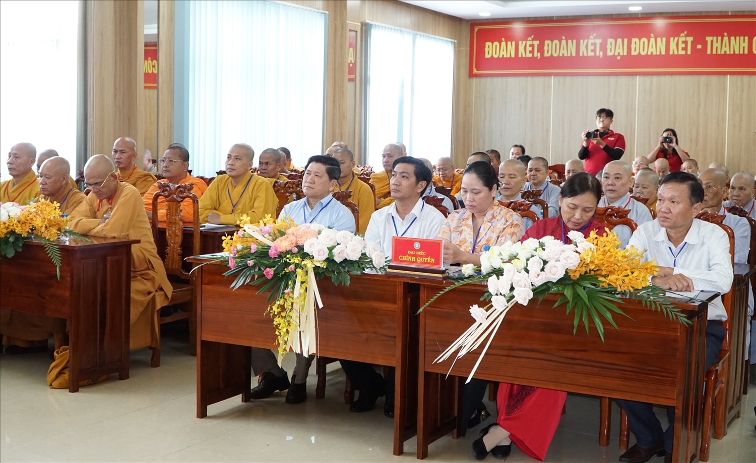 Các đại biểu Trung ương và địa phương  tham dự Hội nghị do Ban Trị sự GHPGVN tỉnh Cà Mau tổ chức 