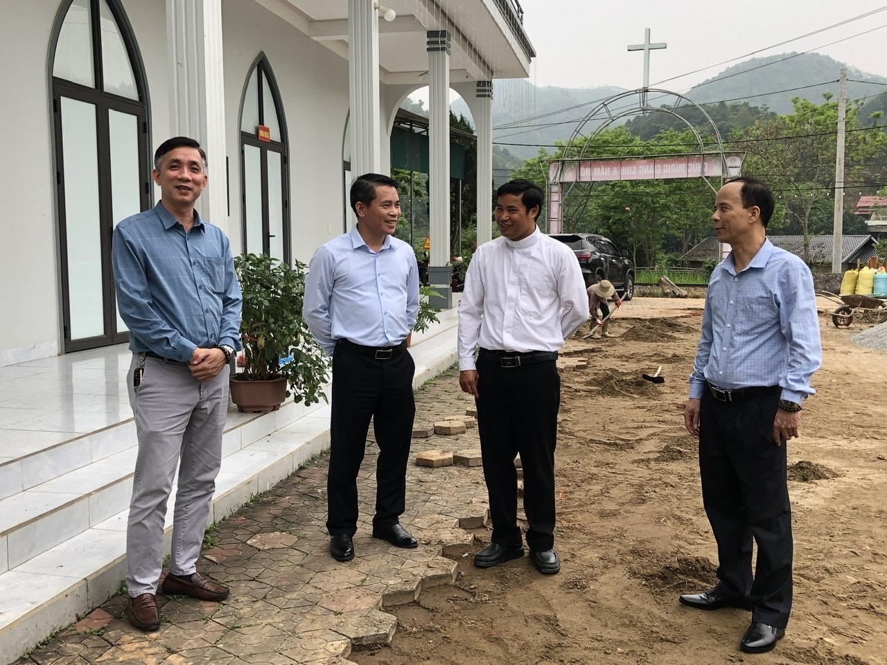 Lãnh đạo ban Tôn giáo thường xuyên bám nắm cơ sở, kịp thời giải quyết đề nghị của các cơ sở tôn giáo trên địa bàn (Ảnh: Trọng Bảo)