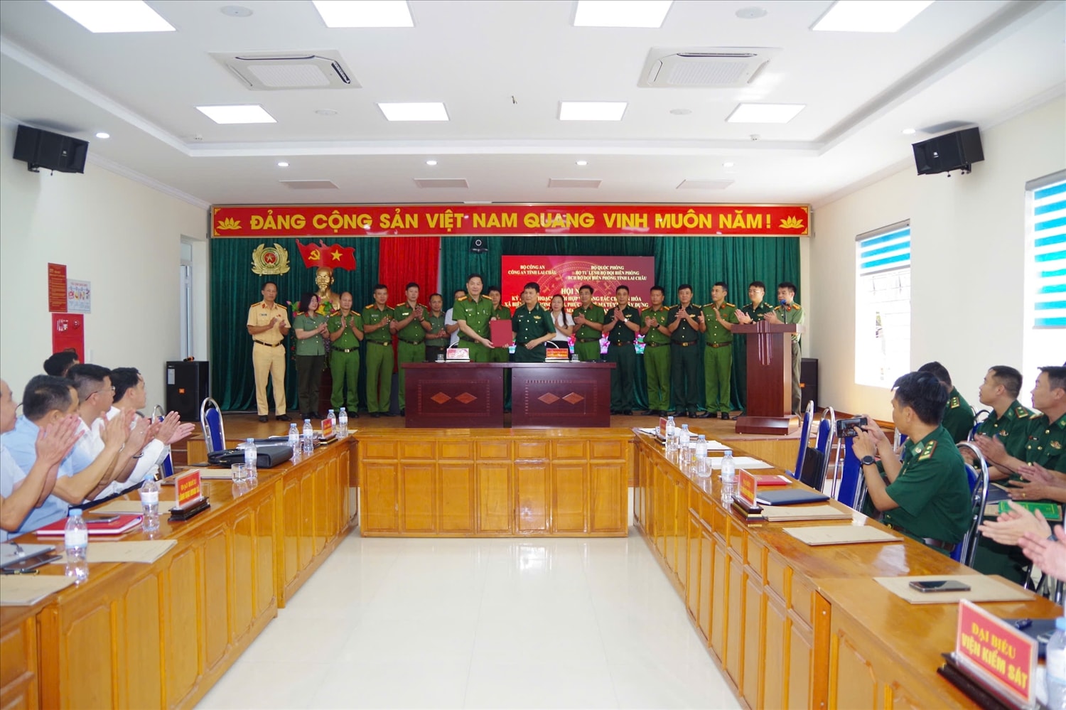 Công an và Ban Chỉ huy Bộ đội Biên phòng tỉnh Lai Châu đã  thông qua Kế hoạch Phối hợp về công tác chuyển hóa xã biên giới trọng điểm, phức tạp về ma túy và xây dựng xã biên giới không ma túy giai đoạn 2025 – 2030