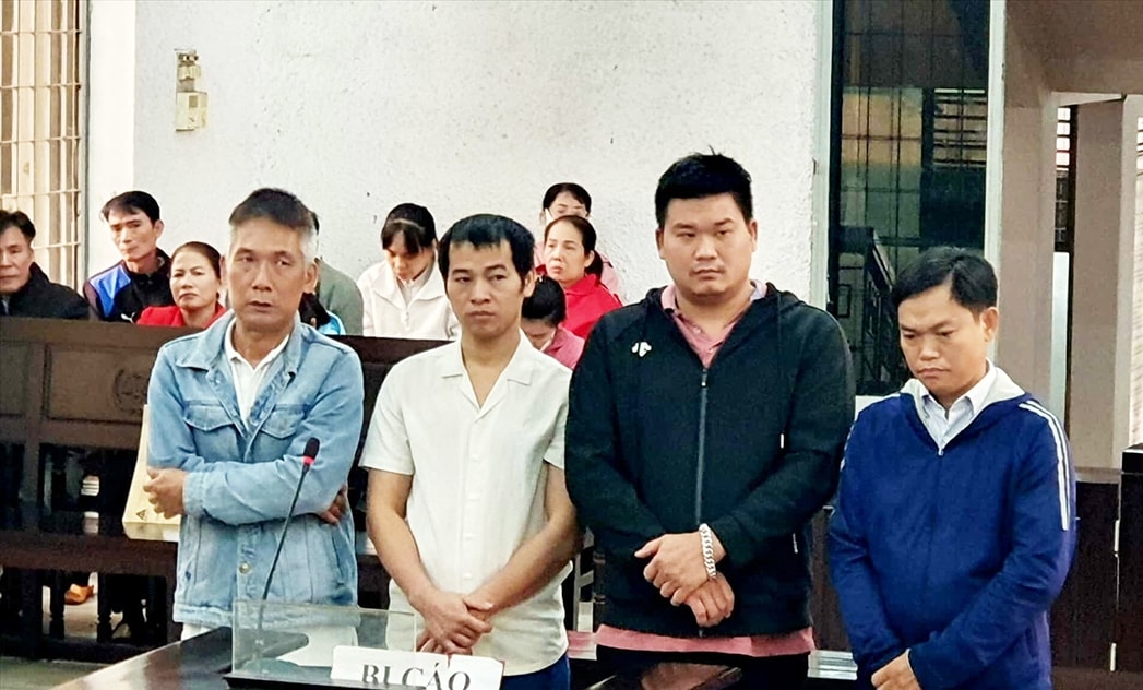 Các bị cáo tại phiên tòa. (Ảnh: S.Đ)