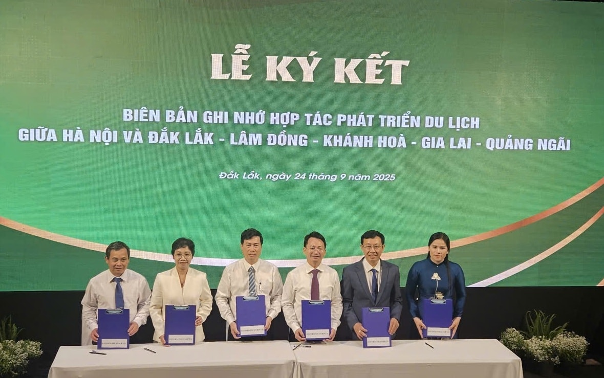 Sở Du lịch TP.Hà Nội ký kết biên bản hợp tác phát triển du lịch với các tỉnh miền Trung - Tây Nguyên Sở Du lịch TP.Hà Nội ký kết biên bản hợp tác phát triển du lịch với các tỉnh miền Trung - Tây Nguyên
