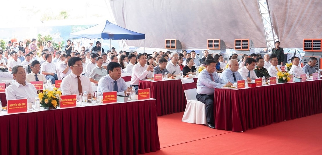 Các đại biểu dự Lễ Khởi công  các dự án phục vụ APEC 2027 ở  Phú Quốc