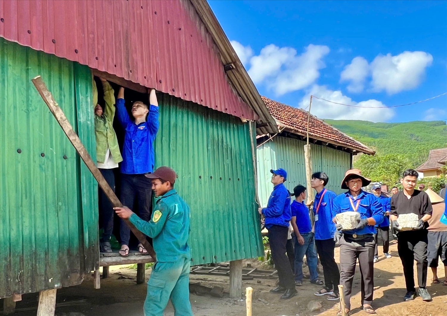 Sau khi hoàn thành chương trình xoá nhà tạm, nhà dột nát, tỉnh Gia Lai tiếp tục rà soát, mở rộng đối tượng để mọi người dân đều có nhà ở kiên cố (Ảnh T.N)