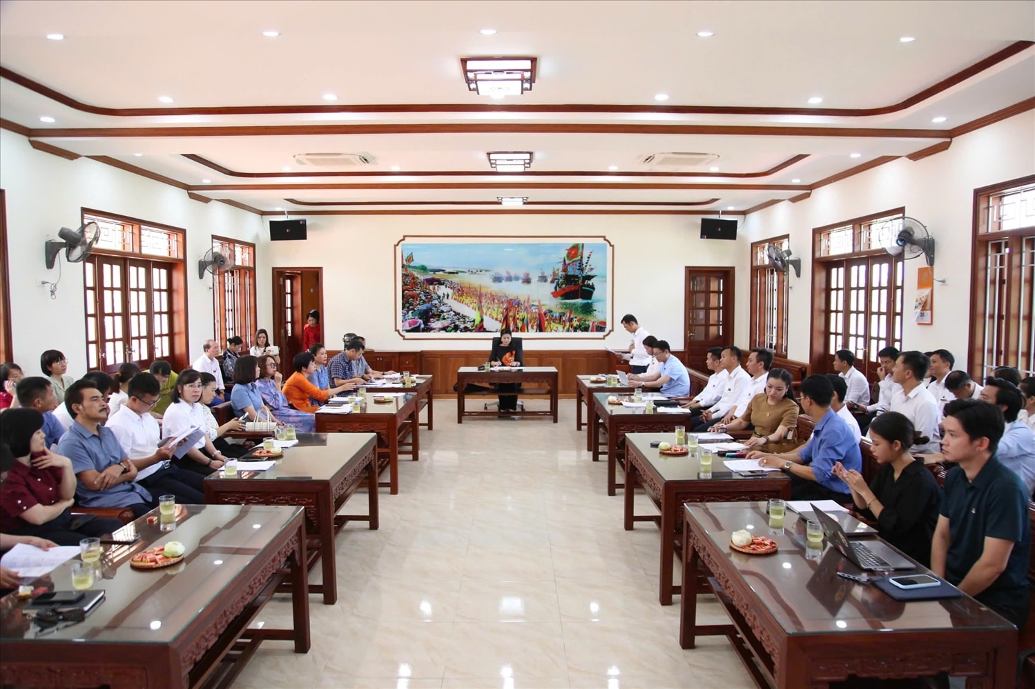 Lãnh đạo Sở Văn hoá Thể thao và Du lịch (Hải Phòng )làm việc với Ban Quản lý Di tích Côn Sơn - Kiếp Bạc