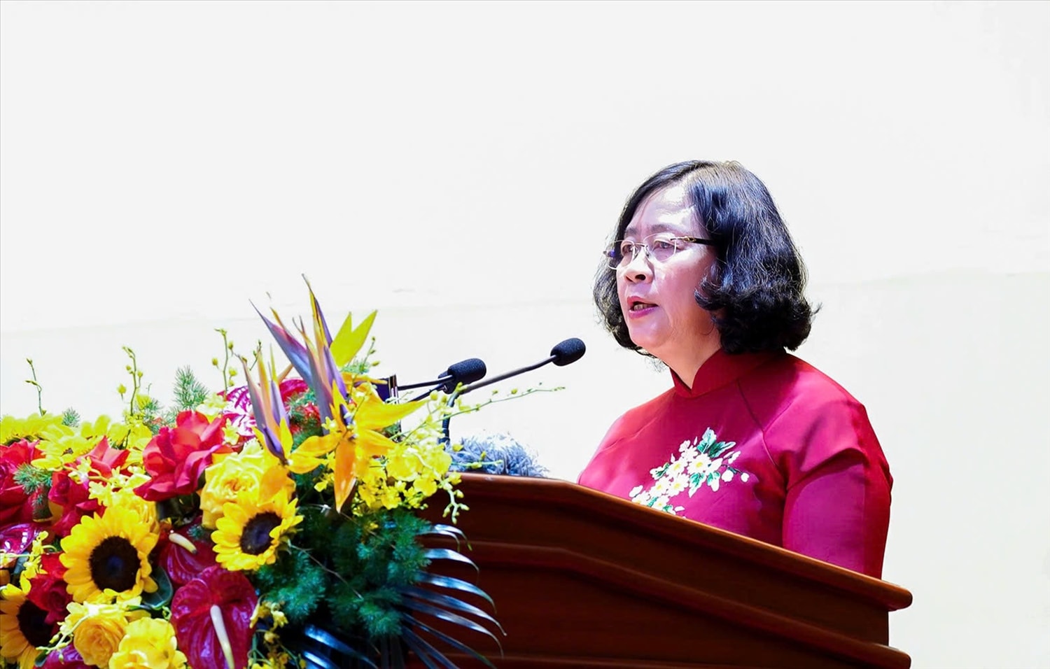 Ủy viên Bộ Chính trị, Bí thư Thành ủy Hà Nội Bùi Thị Minh Hoài phát biểu tại Đại hội