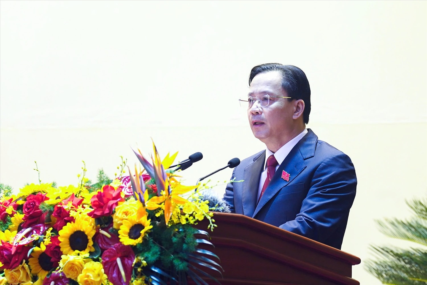 Ông Hoàng Văn Nghiệm - Bí thư Tỉnh ủy, Trưởng Đoàn đại biểu Quốc hội tỉnh Lạng Sơn phát biểu khai mạc Đại hội