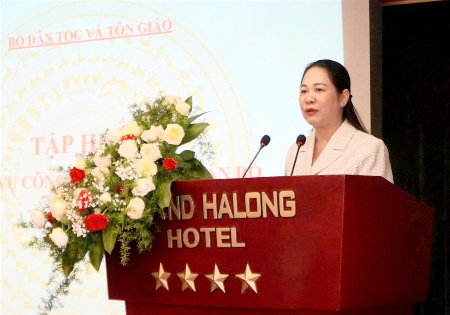 Thứ trưởng Nông Thị Hà phát biểu khai mạc hội nghị tập huấn. Ảnh: Mỹ Dung
