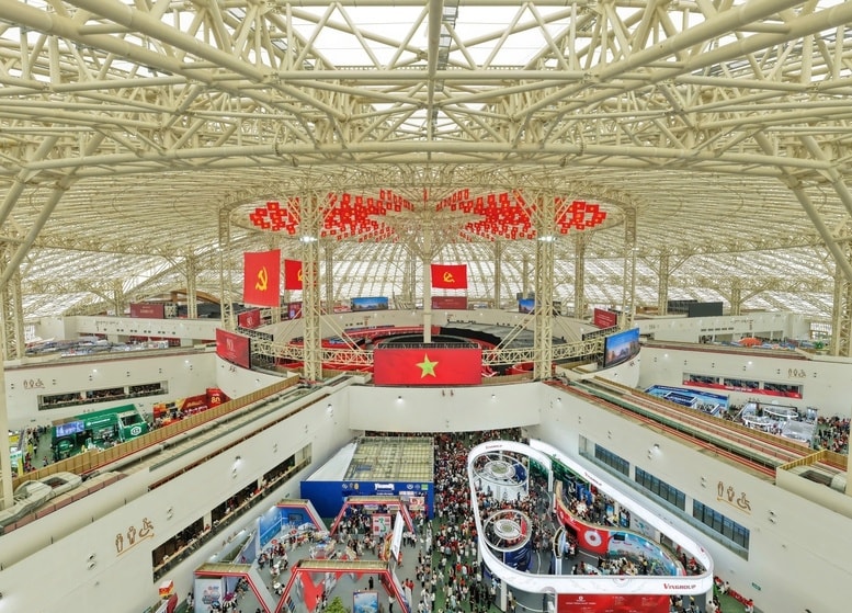 Thủ tướng Chính phủ giao Bộ Công Thương chủ trì, phối hợp với các Bộ, cơ quan và các địa phương, đơn vị liên quan khẩn trương tổ chức Hội chợ mùa Thu năm 2025 trong tháng 10 năm 2025 (Ảnh TL)