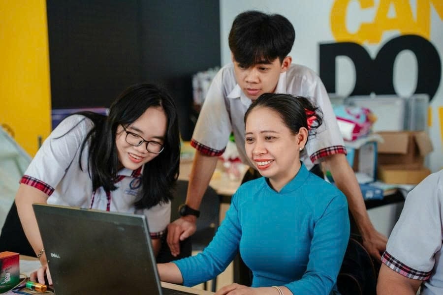 Thông tư số 21/2025/TT-BGDĐT có hiệu lực thi hành từ ngày ban hành. Các cơ sở giáo dục công lập trên cả nước sẽ triển khai ngay trong năm học 2025-2026