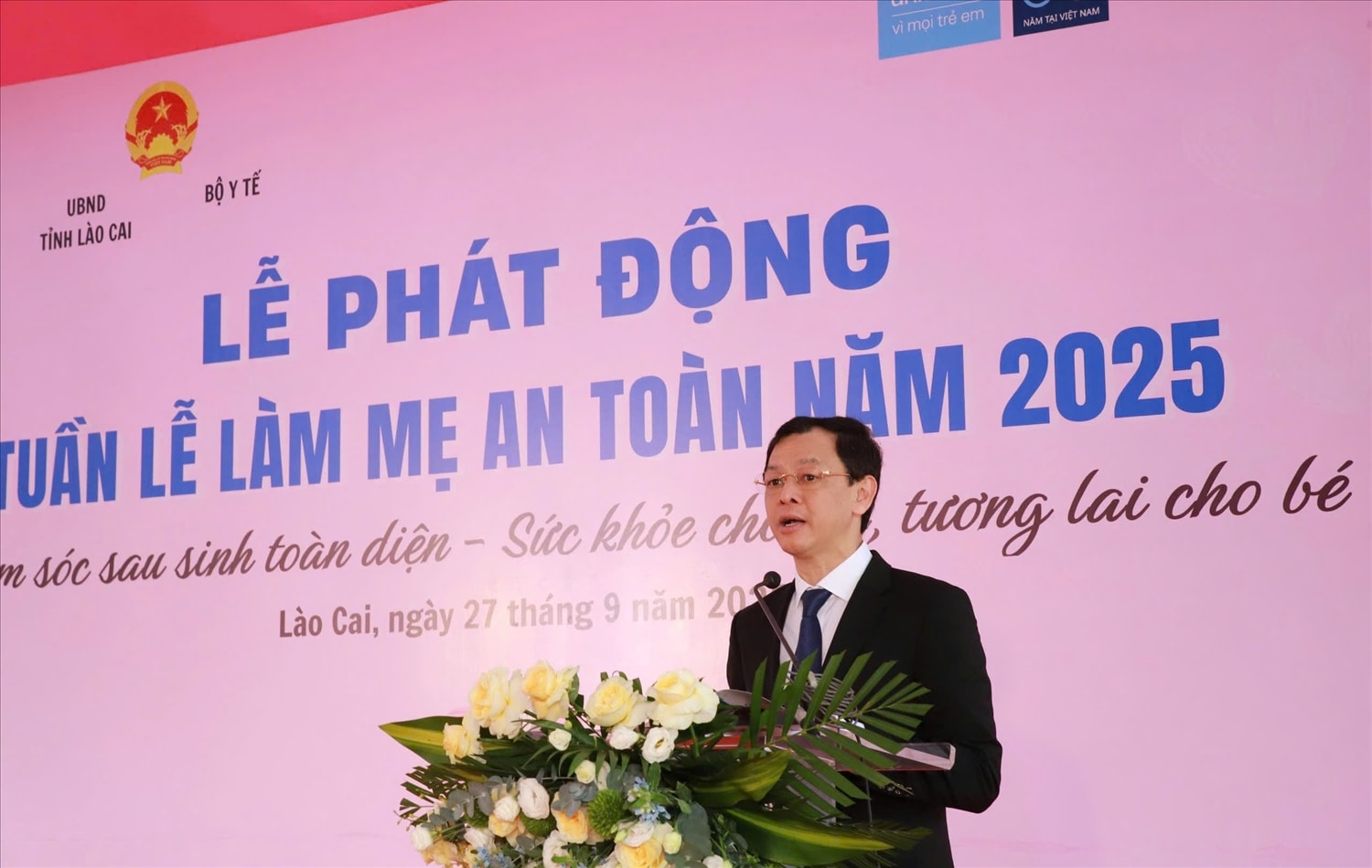 Thứ trưởng Bộ y tế Nguyễn Tri Thức phát biểu tại buổi lễ phát động Tuần lễ Làm mẹ an toàn năm 2025  (ảnh Trọng Bảo)