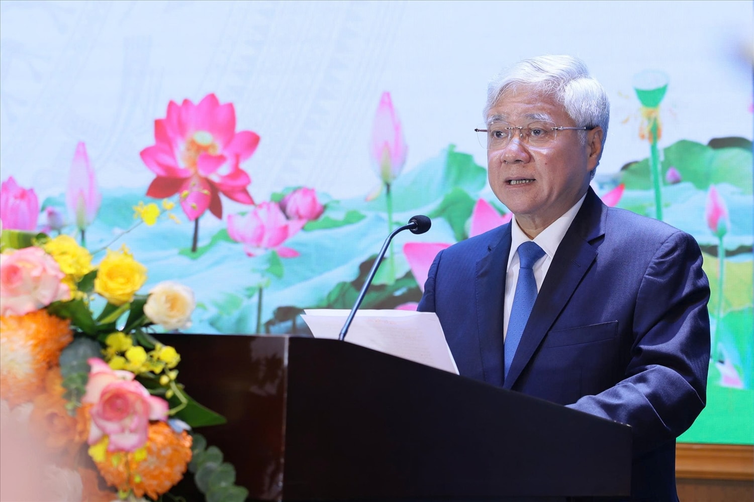 Ông Đỗ Văn Chiến - Chủ tịch Ủy ban Trung ương Mặt trận Tổ quốc Việt Nam tin tưởng rằng, với sự quan tâm của Đảng, Nhà nước cùng sự đồng hành của toàn xã hội, người cao tuổi sẽ tiếp tục phát huy truyền thống “tuổi cao gương sáng”, góp phần xây dựng đất nước hùng cường, thịnh vượng, hạnh phúc Ông Đỗ Văn Chiến - Chủ tịch Ủy ban Trung ương Mặt trận Tổ quốc Việt Nam tin tưởng rằng, với sự quan tâm của Đảng, Nhà nước cùng sự đồng hành của toàn xã hội, người cao tuổi sẽ tiếp tục phát huy truyền thống “tuổi cao gương sáng”, góp phần xây dựng đất nước hùng cường, thịnh vượng, hạnh phúc