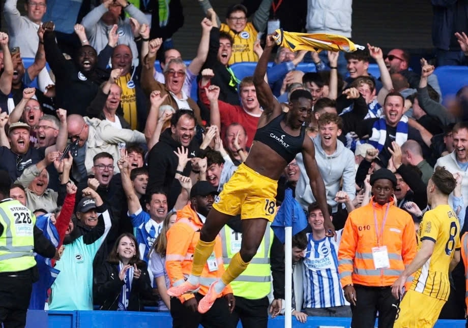 Danny Welbeck ăn mừng bàn thắng (Ảnh IT)