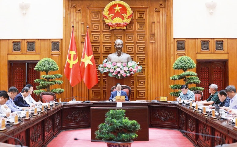 Thủ tướng chỉ đạo Bộ Xây dựng, các cơ quan liên quan xây dựng kế hoạch tổng thể về đường găng tiến độ, giải phóng mặt bằng, các dự án hợp phần - Ảnh: VGP/Nhật Bắc