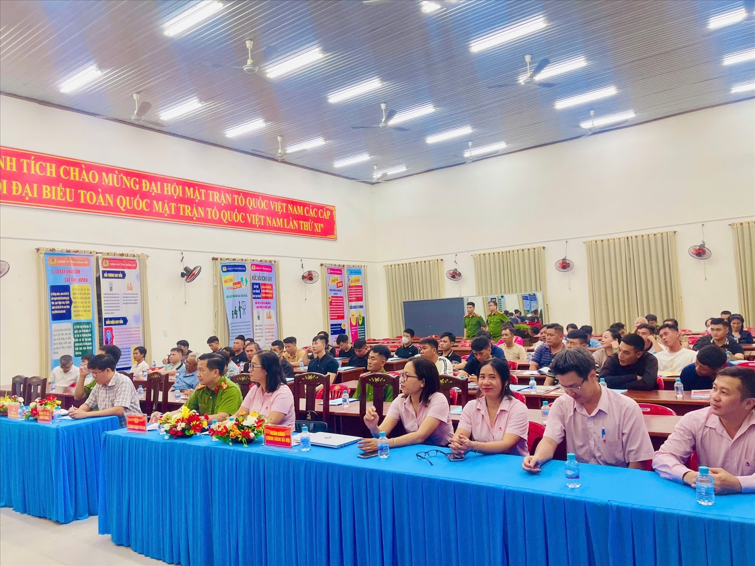 Quang cảnh  buổi tuyên truyền pháp luật, hỗ trợ vay vốn đối với người chấp hành xong án phạt tù trên địa bàn xã Bình Minh (Đồng Nai)