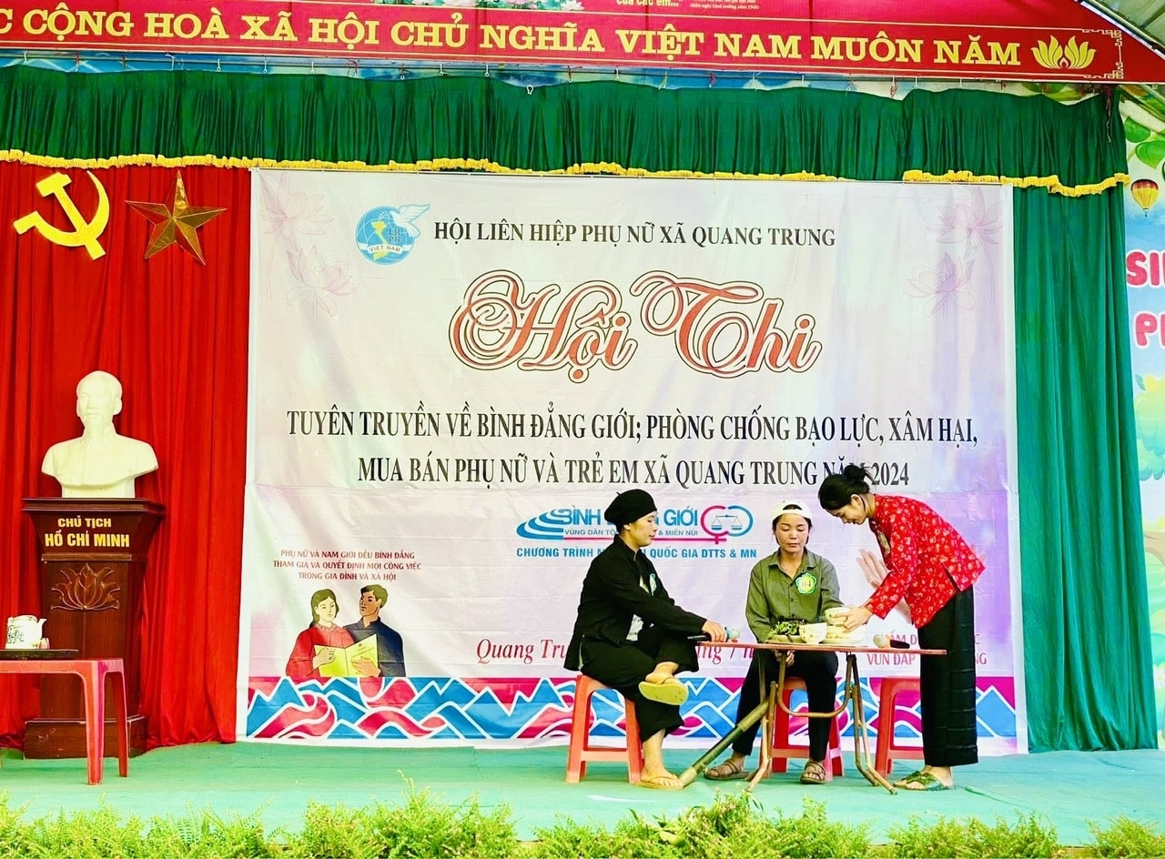 Với đa dạng các hoạt động tuyên truyền nhận thức về bình đẳng giới và phòng chống bạo lực gia đình của người dân được nâng cao Với đa dạng các hoạt động tuyên truyền nhận thức về bình đẳng giới và phòng chống bạo lực gia đình của người dân được nâng cao