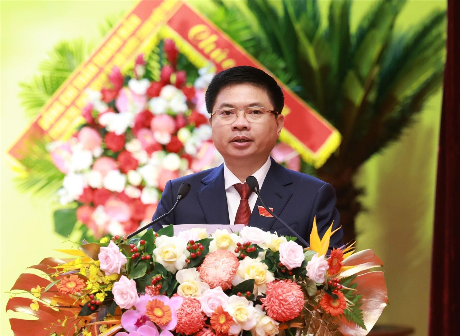 Thay mặt BCH Đảng bộ tỉnh nhiệm kỳ 2025 - 2030, Bí thư Tỉnh ủy Trương Quốc Huy phát biểu nhận nhiệm vụ trước Đại hội