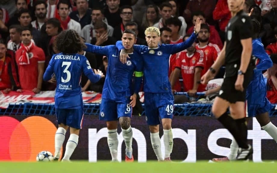 Các cầu thủ Chelsea ăn mừng bàn thắng trong trận gặp Benfica tại vòng bảng UEFA Champions League 2025/26 (Ảnh IT)