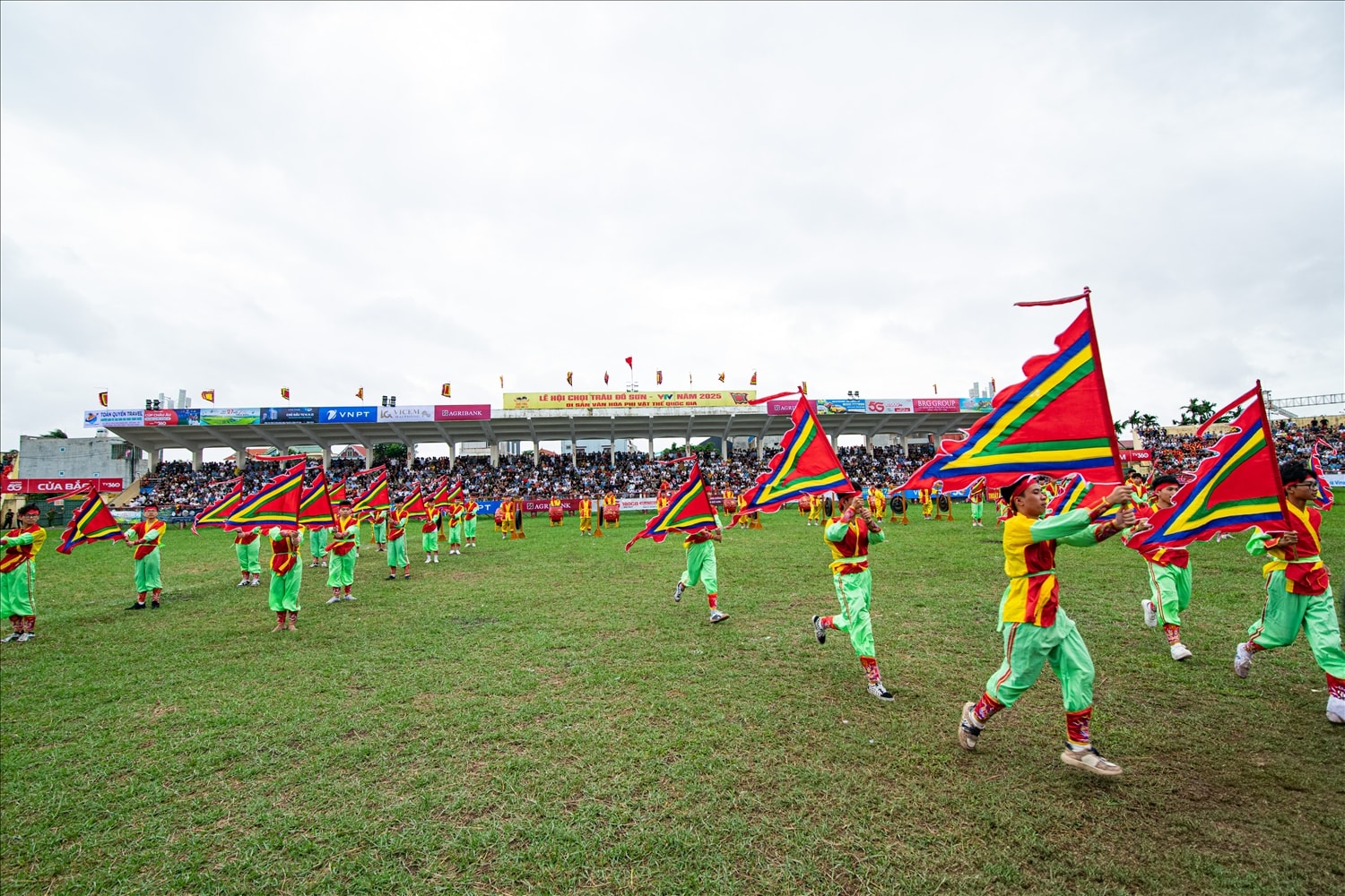 Quang cảnh ngày hội
