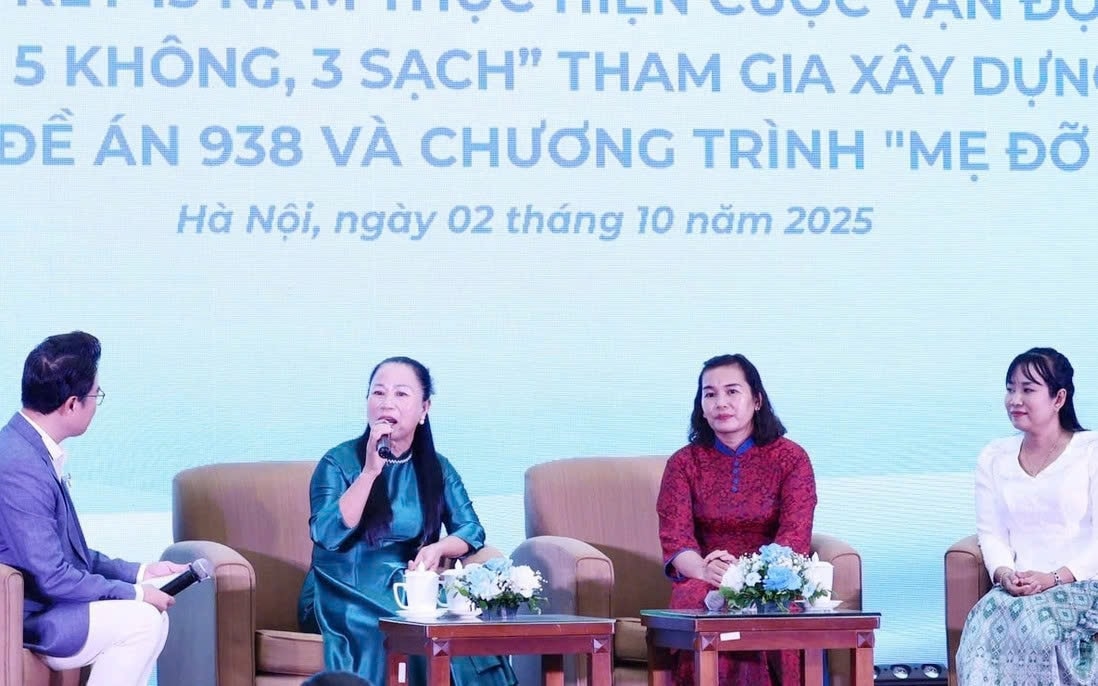 Các đại biểu tham gia chương trình giao lưu